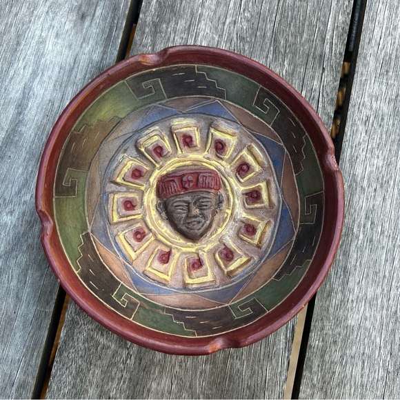 Vintage R D Mexican Pottery Aztec Three Legged Bowl or Ashtray 3D Clay Art 6.5" - Picture 1 of 7